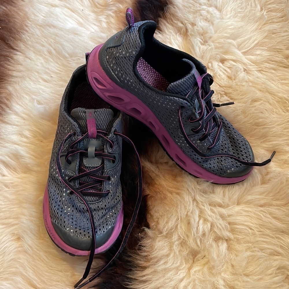 Columbia Techlite Drainmaker Pink and Gray Tennis Shoes